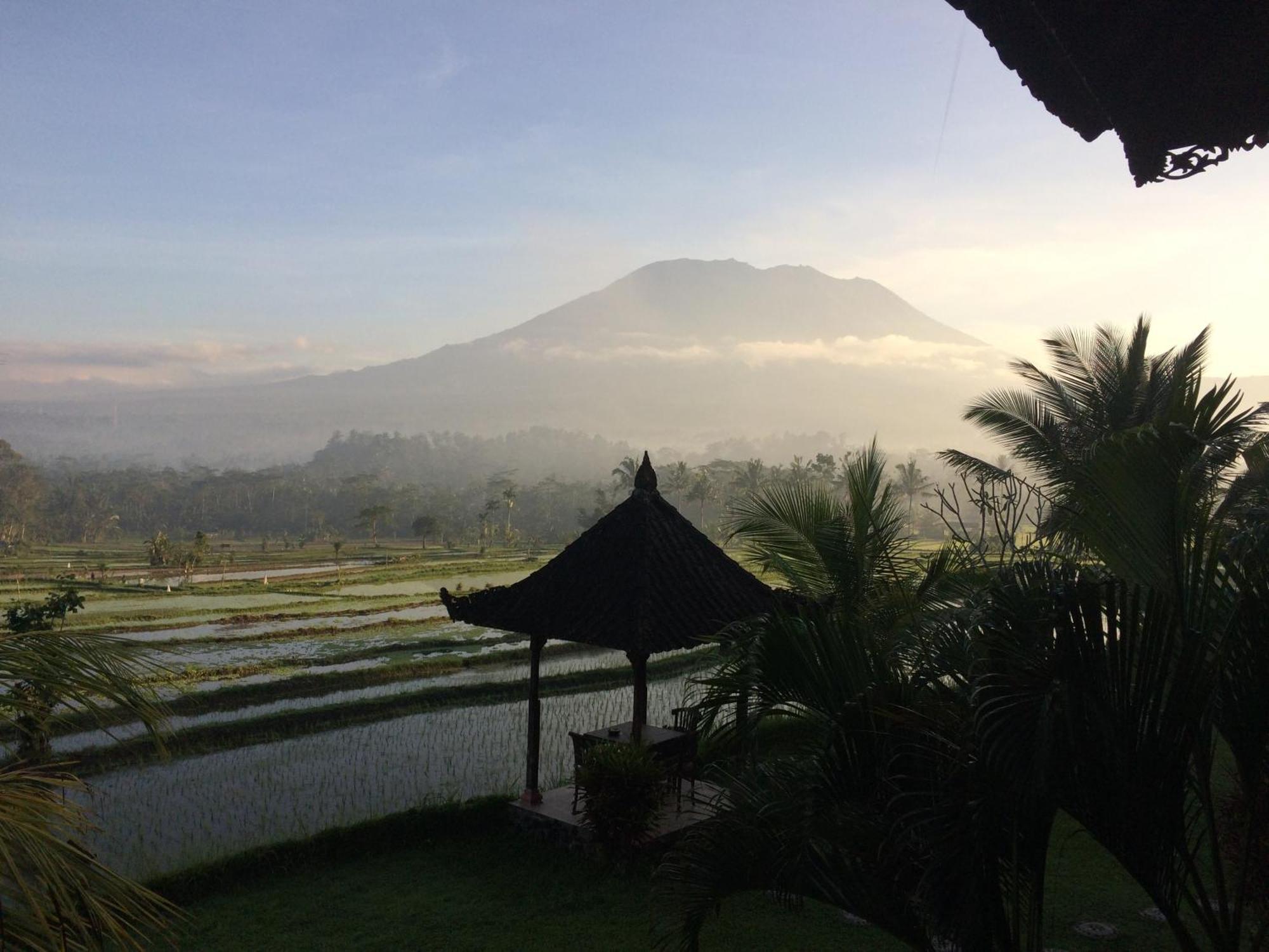 Great Mountain Views Villa Resort Selat Eksteriør billede